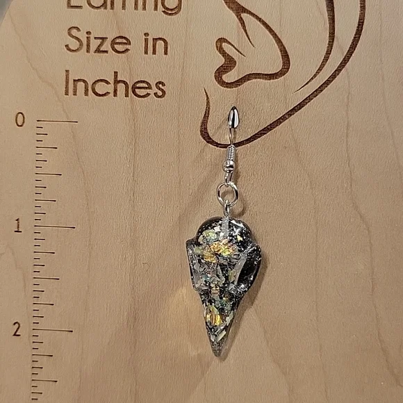 🔥LAST PAIR🔥 Raven's Skull Sparkle Fleck  Earrings, Unisex - Picture 3 of 7
